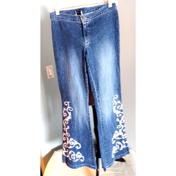 A’gaci Too Women's Size S Flair with Embroidered embellishments Denim Jean Pants - Picture 1 of 6